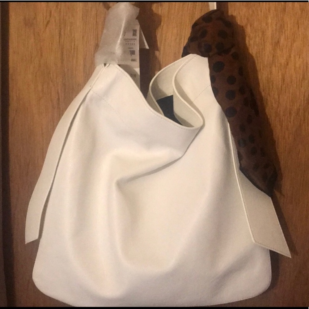 ZARA/white leather/silverOring/ ex straps/huge💜